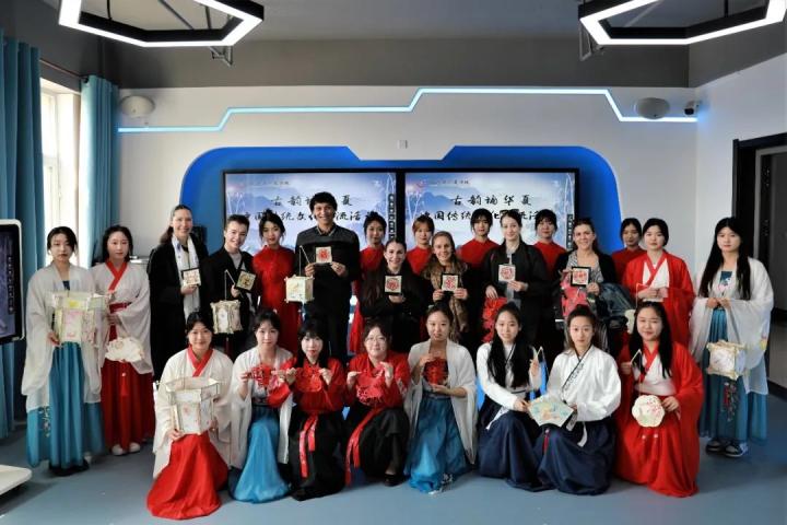 Hanfu cultural workshop with students at Harbin
